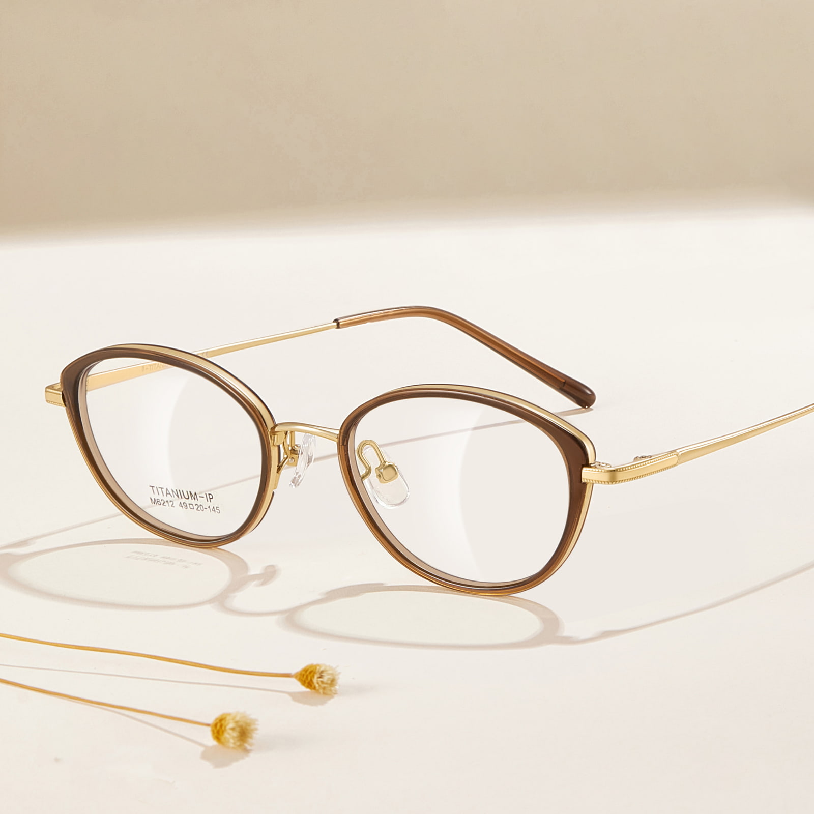 M6212 แว่นตาไทเทเนียม Soft Curve ขอบกว้าง β